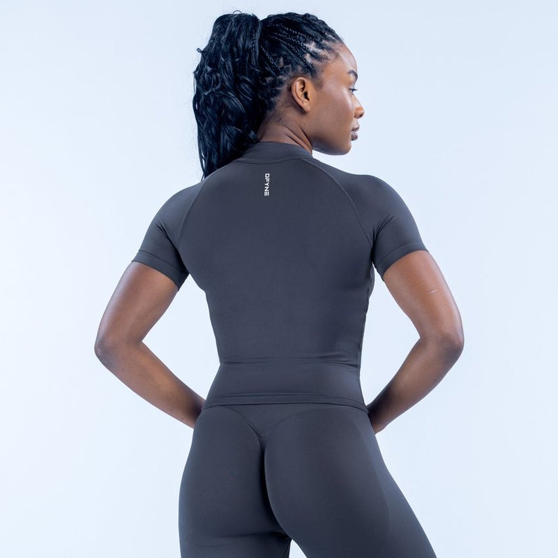 Dynamic Short Sleeve Zippy